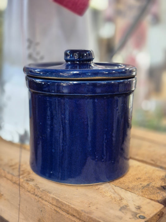 Small blue crock with lid